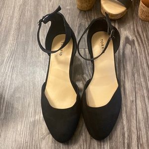 TORRID SHOES SIZE 13 WW USED EXCELLENT CONDITION SHORT HEELS